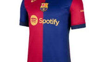 El Barcelona está considerando la posibilidad de que Lewandowski se quede con el problema