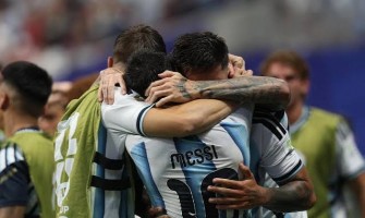 Argentina vence a Egipto 3-2 y avanza a cuartos de final