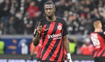 El traspaso de Willian Pacho asciende a 45 millones de euros